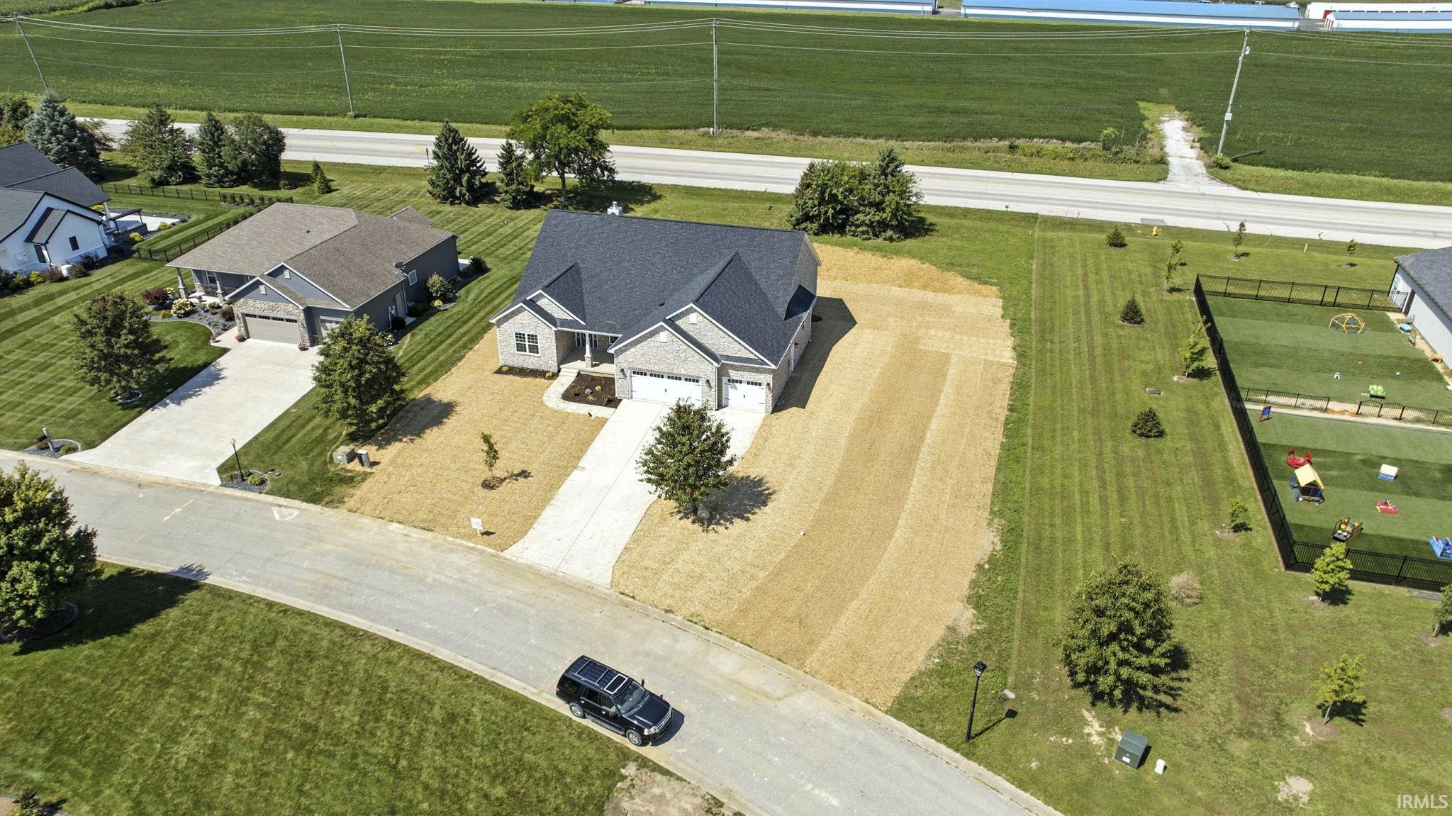 4156 Sheffield Circle Kokomo, IN 46902 - Photo 2 of 32