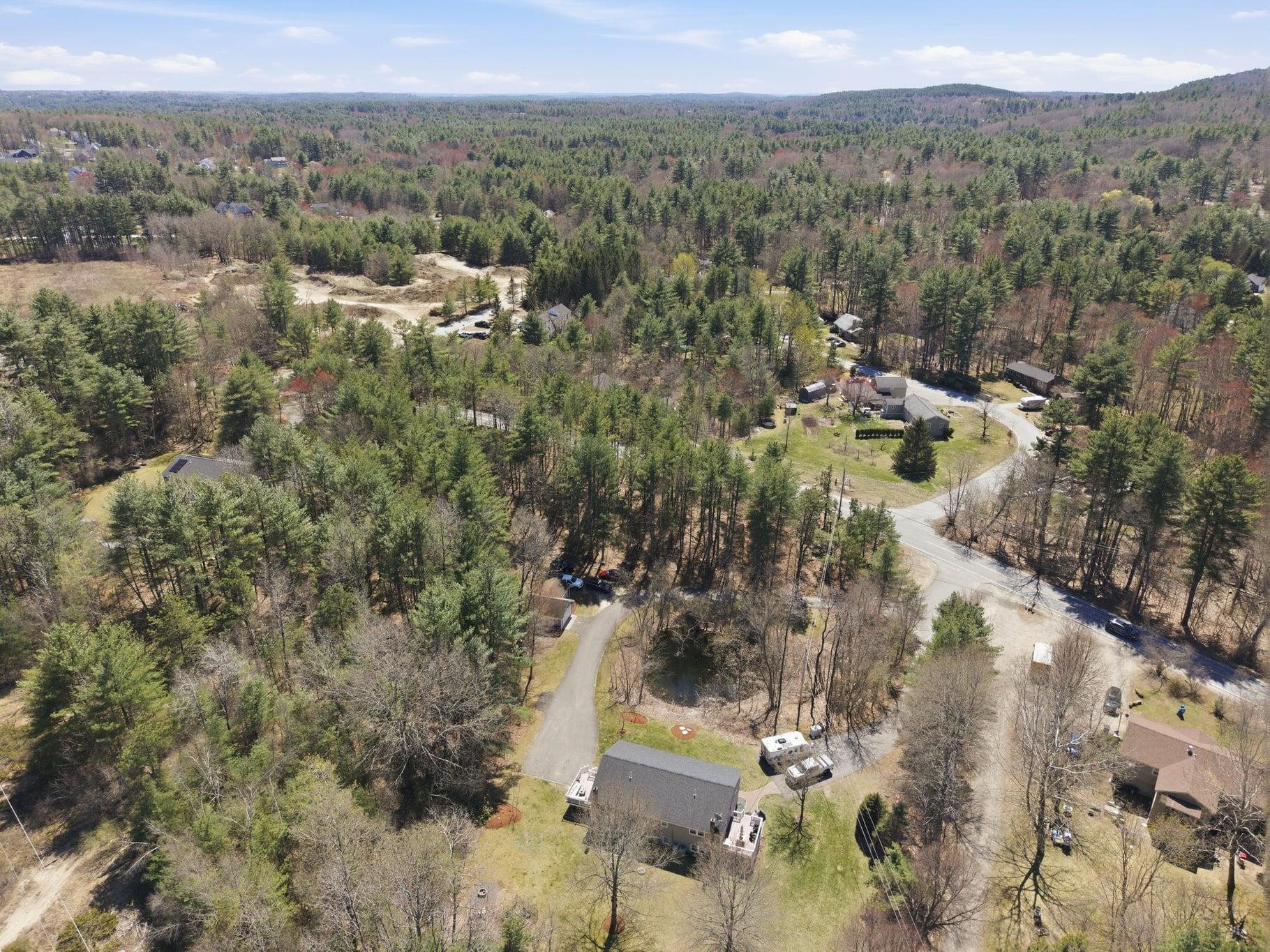 32 Tallant Road Pelham, NH 03076 - Photo 19 of 41 Gallery Image 19