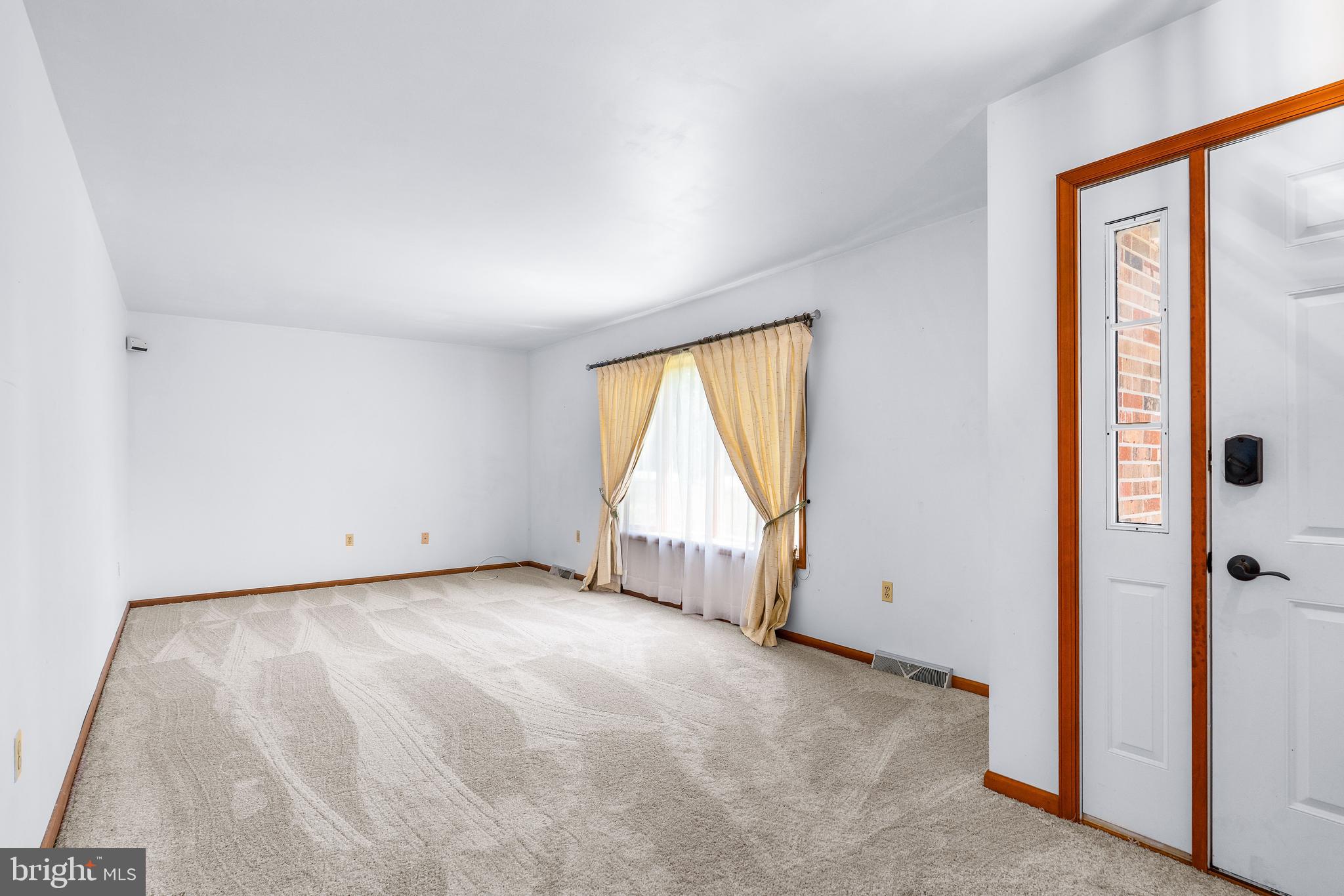 4793 Telegraph Road Elkton, MD 21921 - Photo 18 of 34 Living room