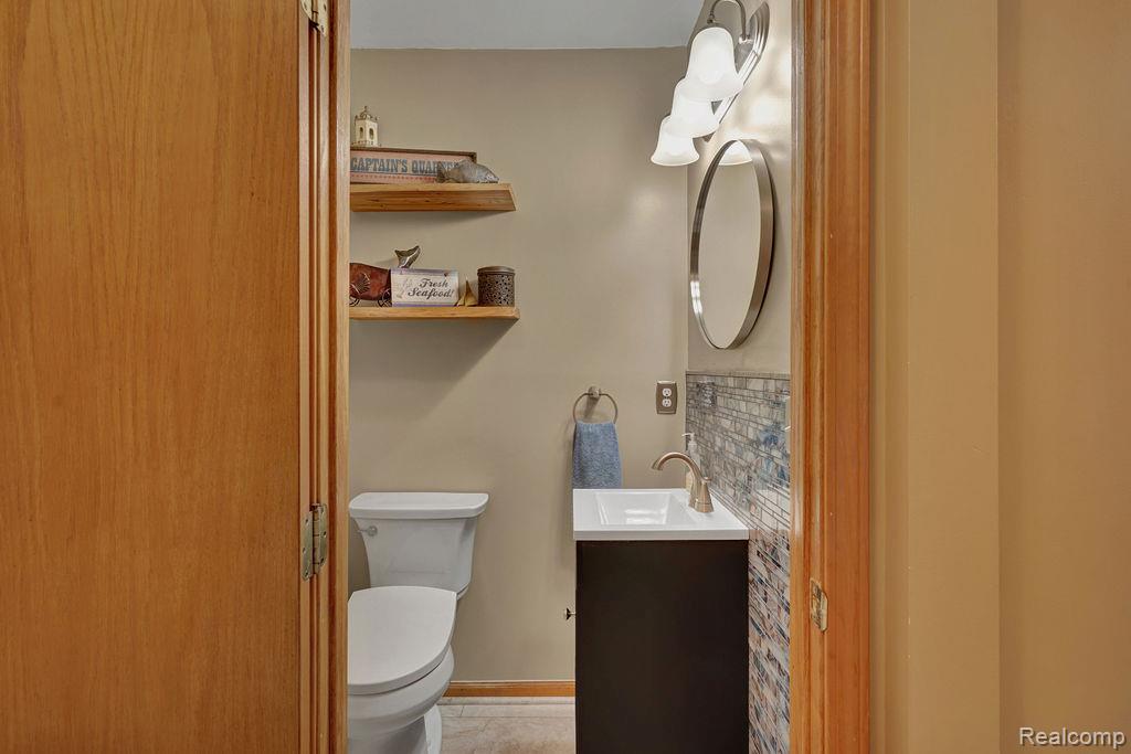 7277 Cardinal Road Algonac, MI 48001 - Photo 22 of 48 DSC00115.jpg