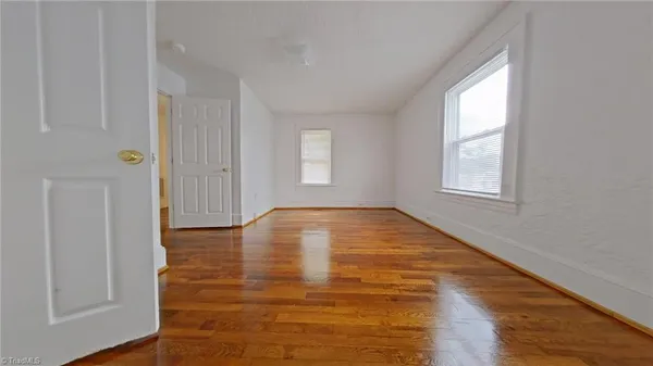 $1,200 | 927 East Dayton Avenue, High Point, NC 27262