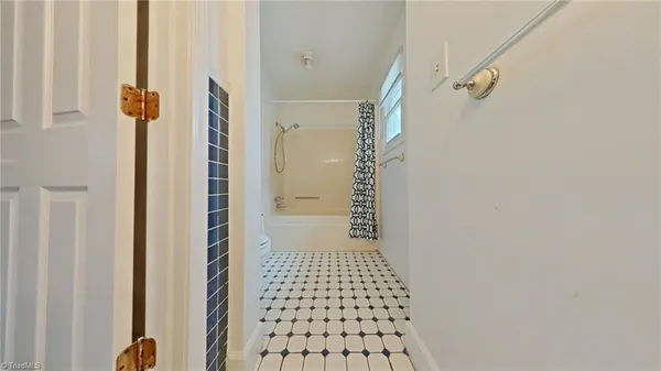 $1,200 | 927 East Dayton Avenue, High Point, NC 27262