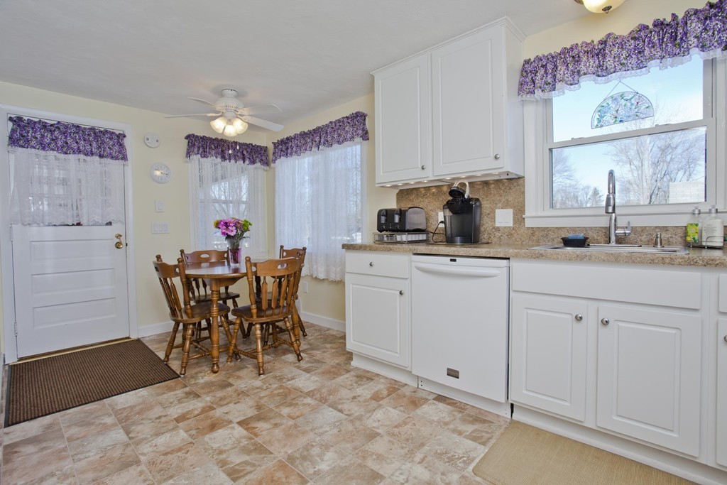 6 Macomber Avenue Springfield, MA 01119 - Photo 5 of 12 Gallery Image 5