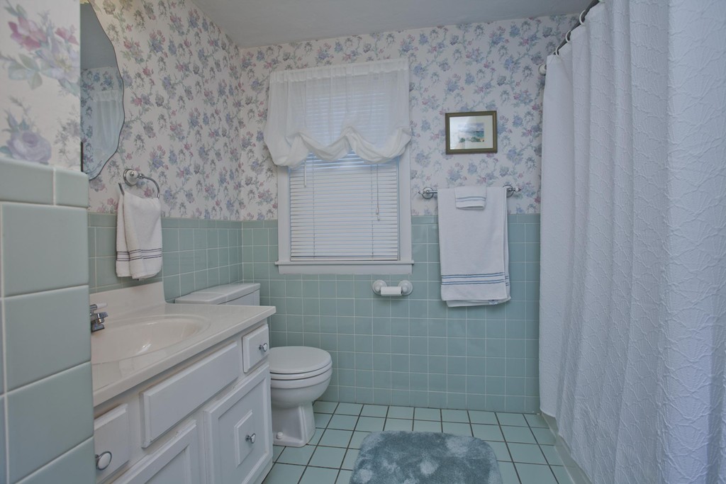 6 Macomber Avenue Springfield, MA 01119 - Photo 6 of 12 Gallery Image 6