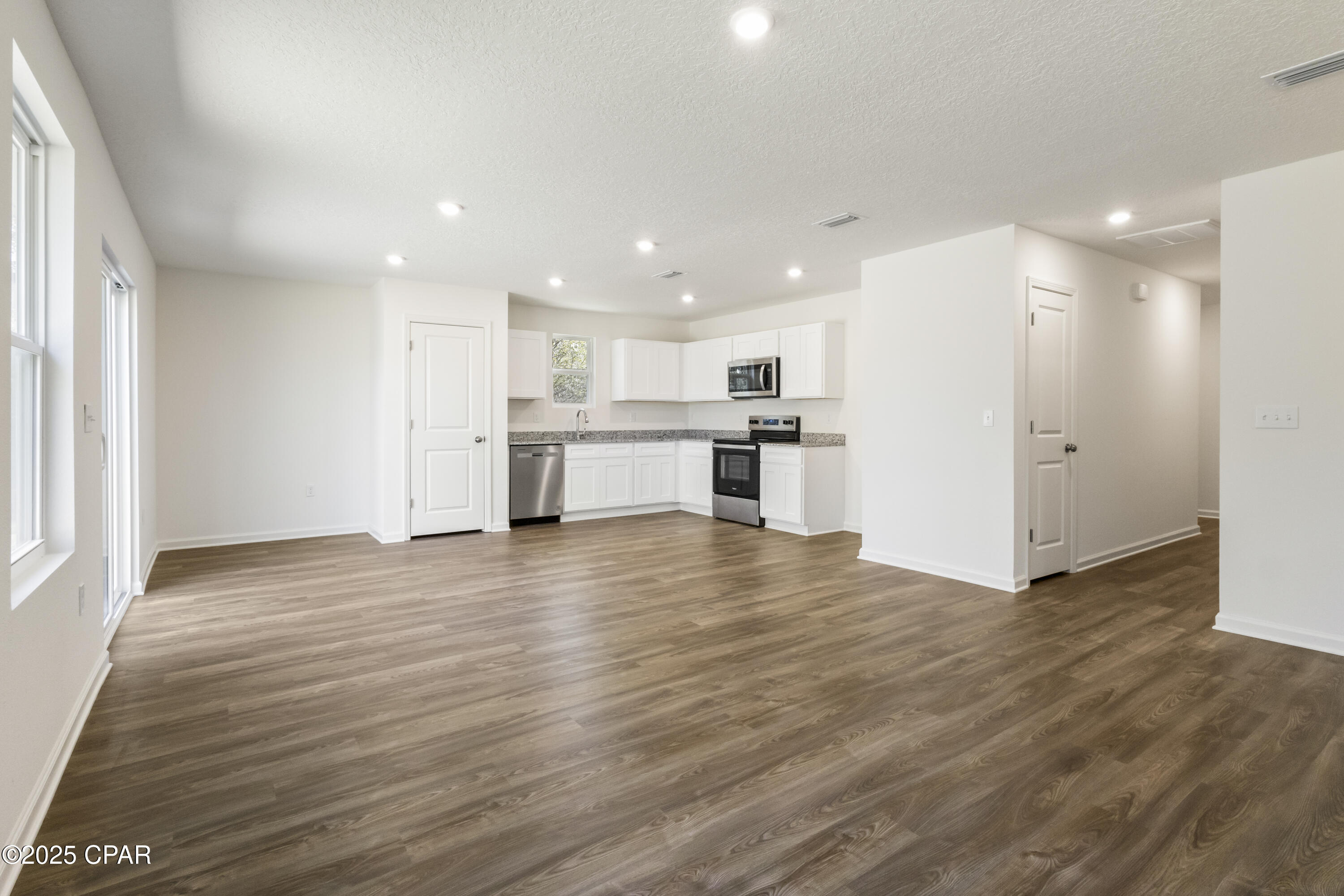 2169 Apollo Drive Chipley, FL 32428 - Photo 5 of 25