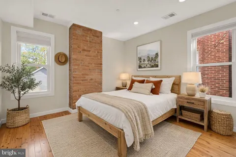 $4,250 | 739 Rock Creek Church Road Northwest, Unit 2, Washington, DC 20010
