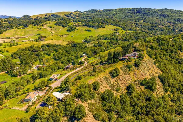 $285,000 | 6048 Hyland Way, Penngrove, CA 94951
