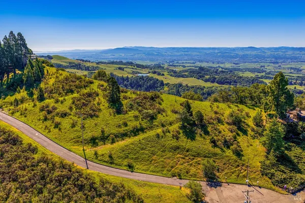 $285,000 | 6048 Hyland Way, Penngrove, CA 94951