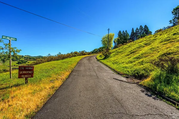 $285,000 | 6048 Hyland Way, Penngrove, CA 94951