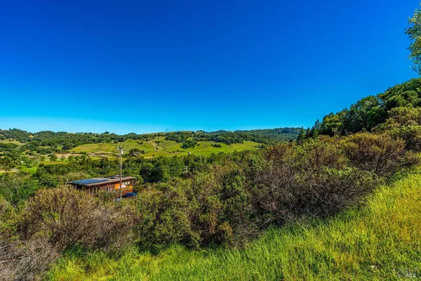 $285,000 | 6048 Hyland Way, Penngrove, CA 94951