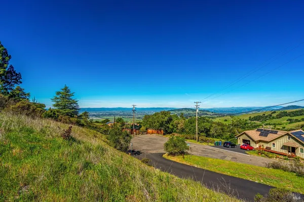 $285,000 | 6048 Hyland Way, Penngrove, CA 94951