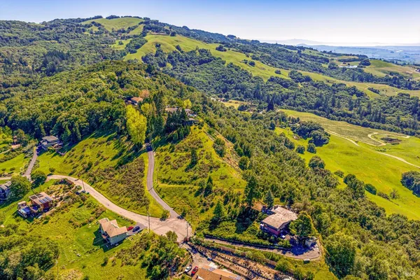 $285,000 | 6048 Hyland Way, Penngrove, CA 94951