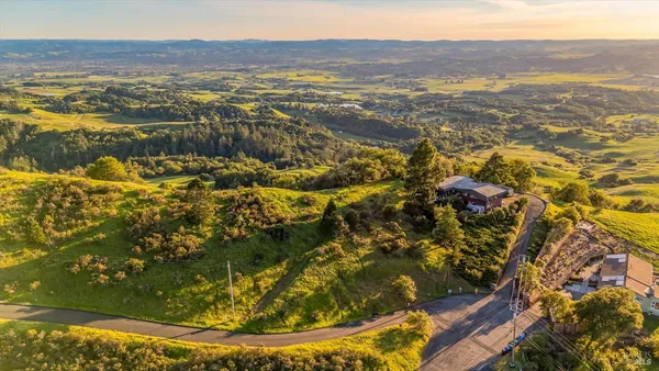 $285,000 | 6048 Hyland Way, Penngrove, CA 94951