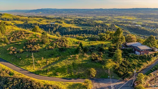 $285,000 | 6048 Hyland Way, Penngrove, CA 94951