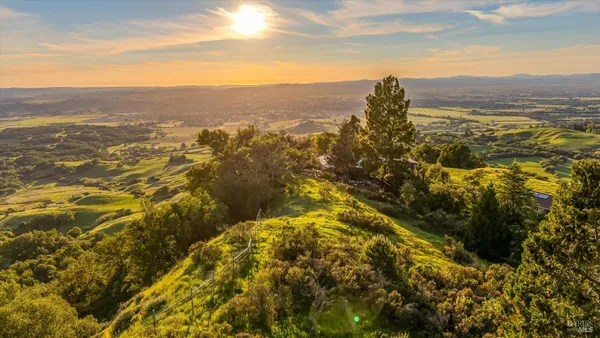 $285,000 | 6048 Hyland Way, Penngrove, CA 94951