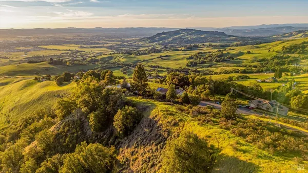 $285,000 | 6048 Hyland Way, Penngrove, CA 94951