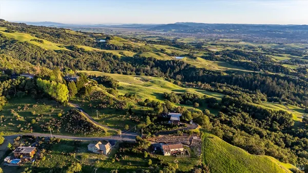 $285,000 | 6048 Hyland Way, Penngrove, CA 94951