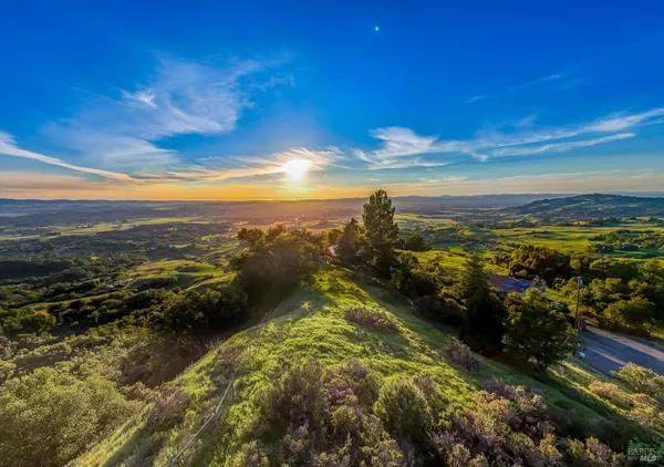 $285,000 | 6048 Hyland Way, Penngrove, CA 94951