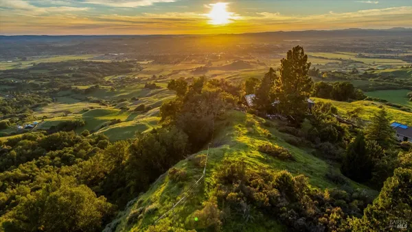 $285,000 | 6048 Hyland Way, Penngrove, CA 94951