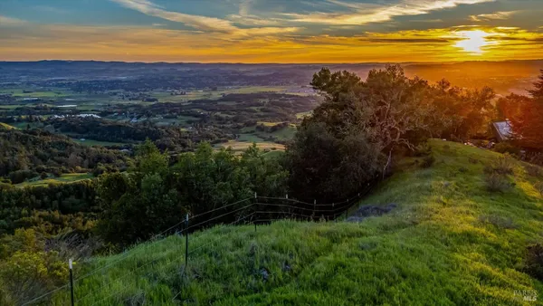 $285,000 | 6048 Hyland Way, Penngrove, CA 94951