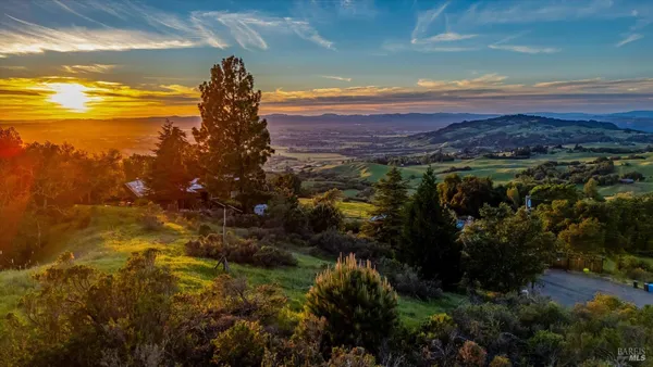 $285,000 | 6048 Hyland Way, Penngrove, CA 94951