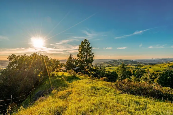 $285,000 | 6048 Hyland Way, Penngrove, CA 94951