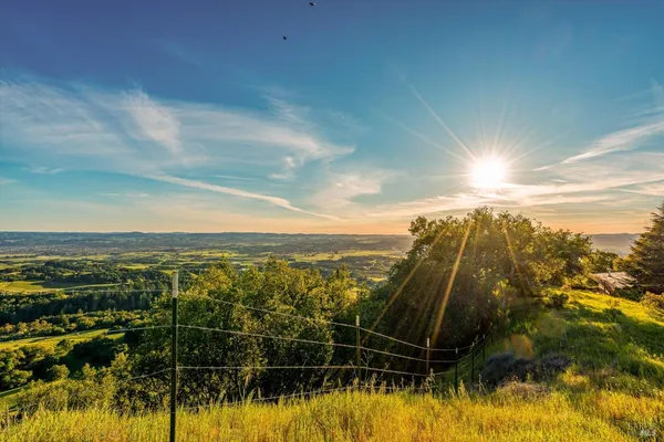 $285,000 | 6048 Hyland Way, Penngrove, CA 94951