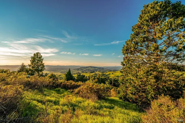 $285,000 | 6048 Hyland Way, Penngrove, CA 94951