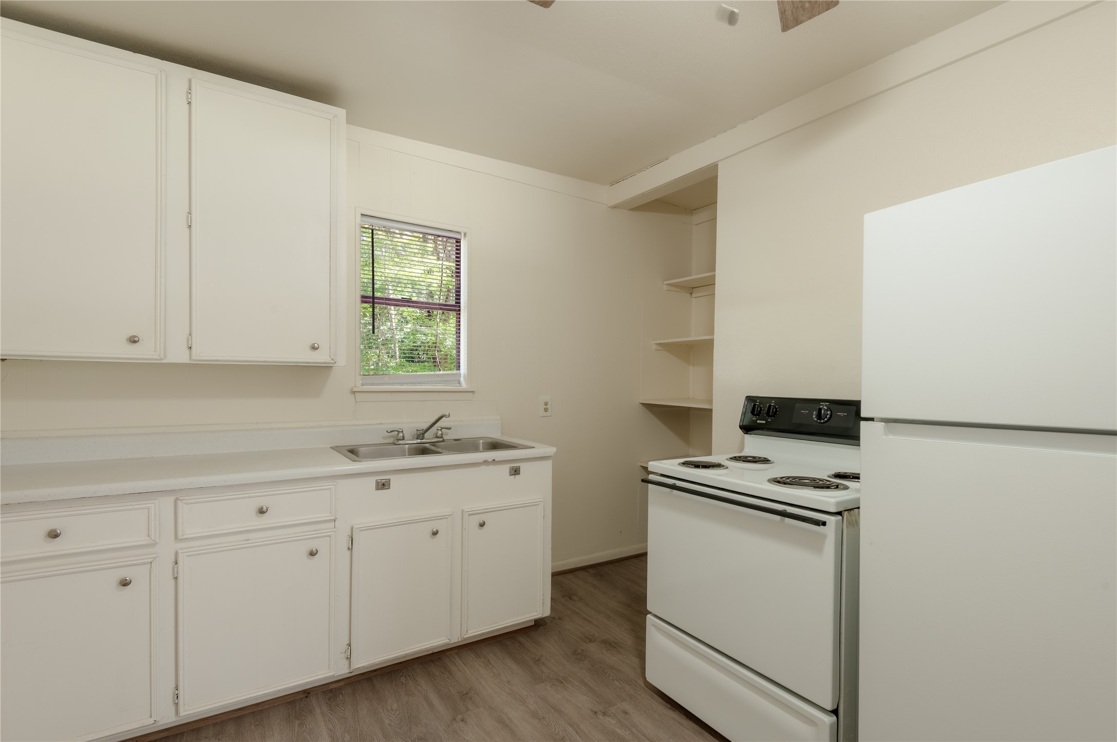 712 Cline Street, Unit D Huntsville, TX 77340 - Photo 9 of 21