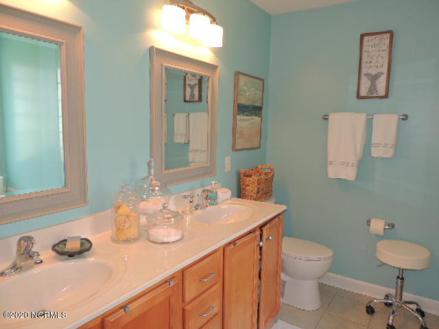 556 Rivage Promenade Wilmington, NC 28412 - Photo 7 of 14 Master bath