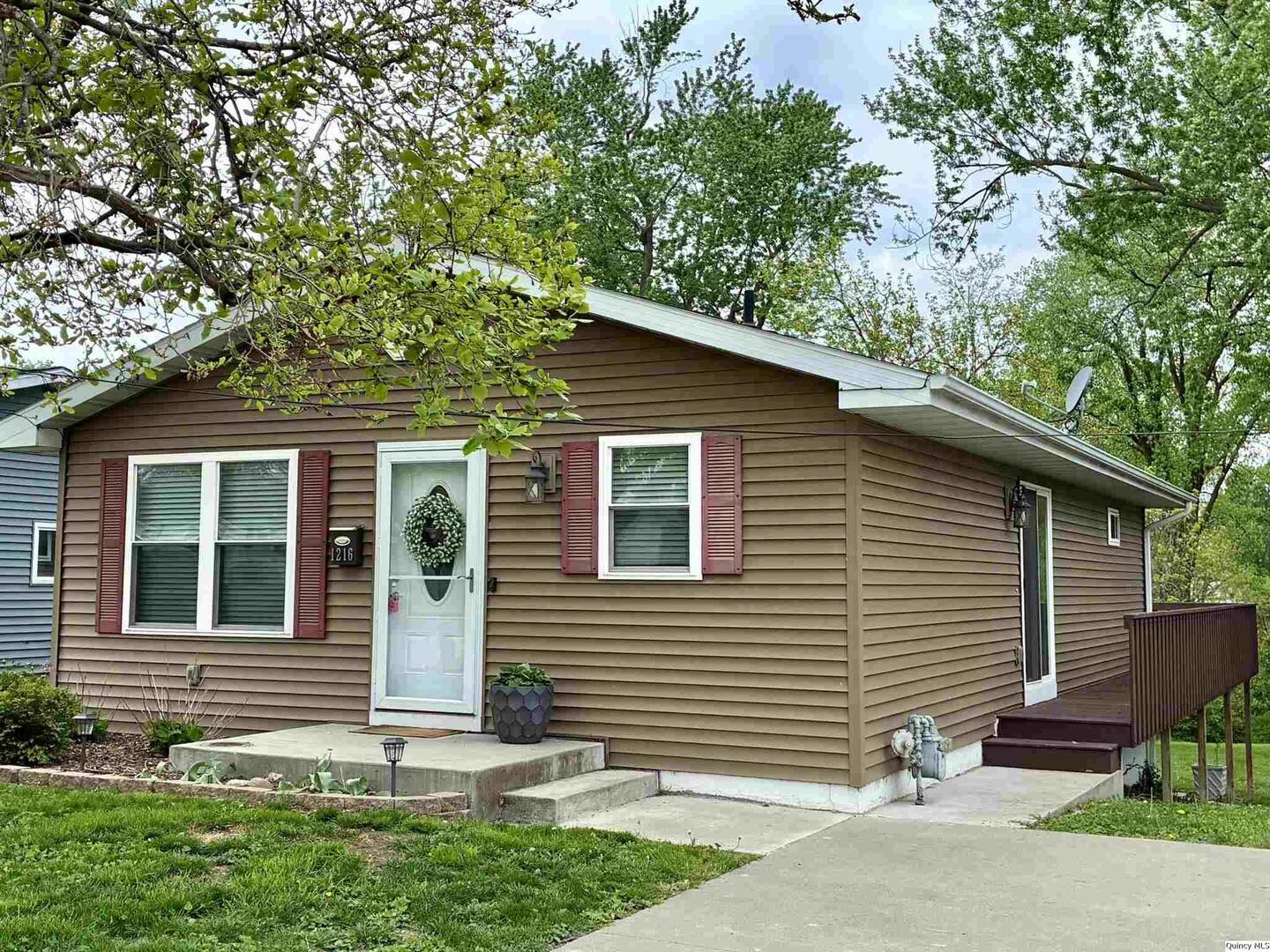 1216 South 14th Street Quincy, IL 62301 - Photo 1 of 33