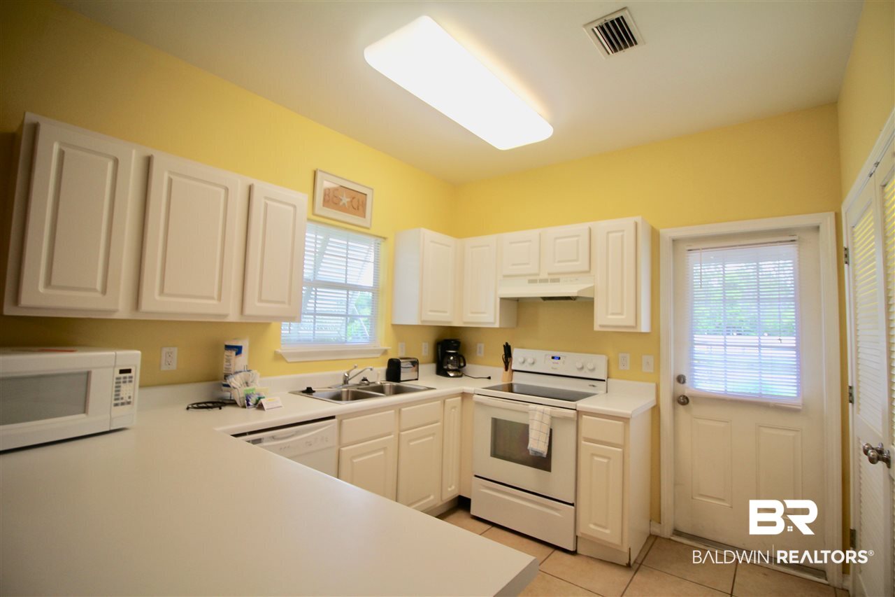 4374 Lindsey Lane, Unit 4374A Orange Beach, AL 36561 - Photo 9 of 20 Fully stocked with everything you need!