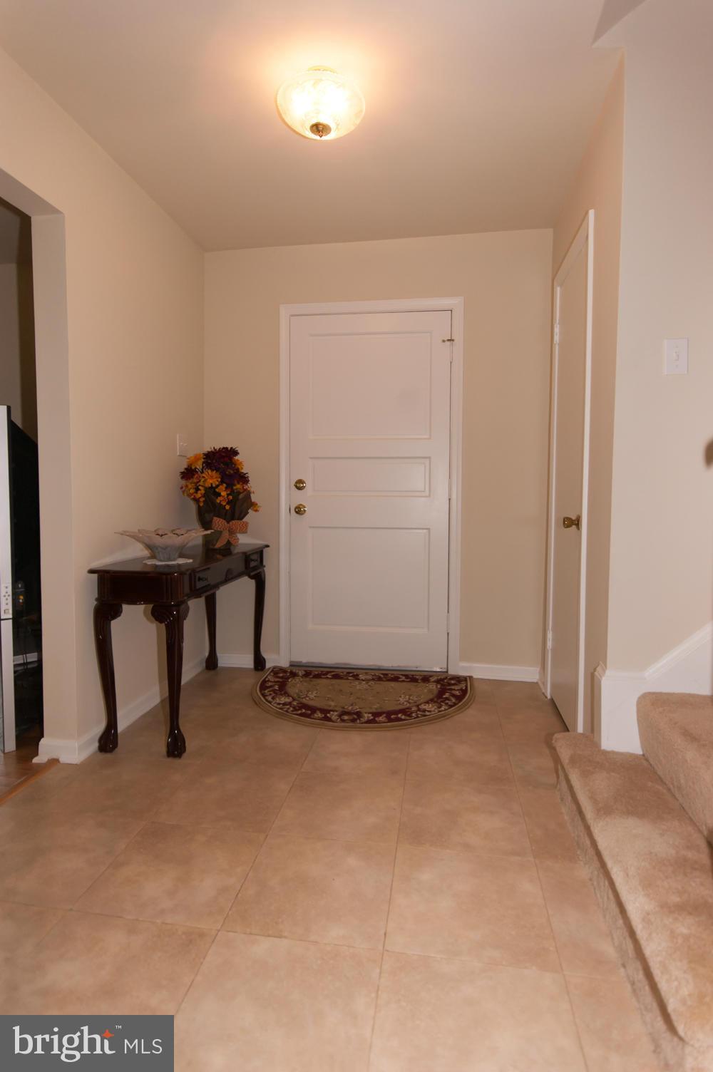 18816 Bloomfield Road Olney, MD 20832 - Photo 3 of 29 Foyer
