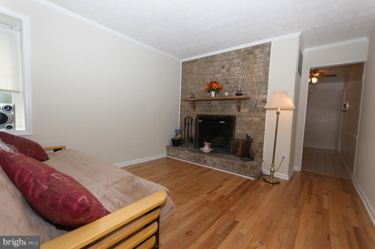 18816 Bloomfield Road Olney, MD 20832 - Photo 9 of 29 Family Room