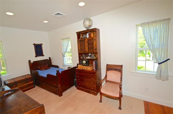 379 Delano Road Marion, MA 02738 - Photo 18 of 22 Gallery Image 18