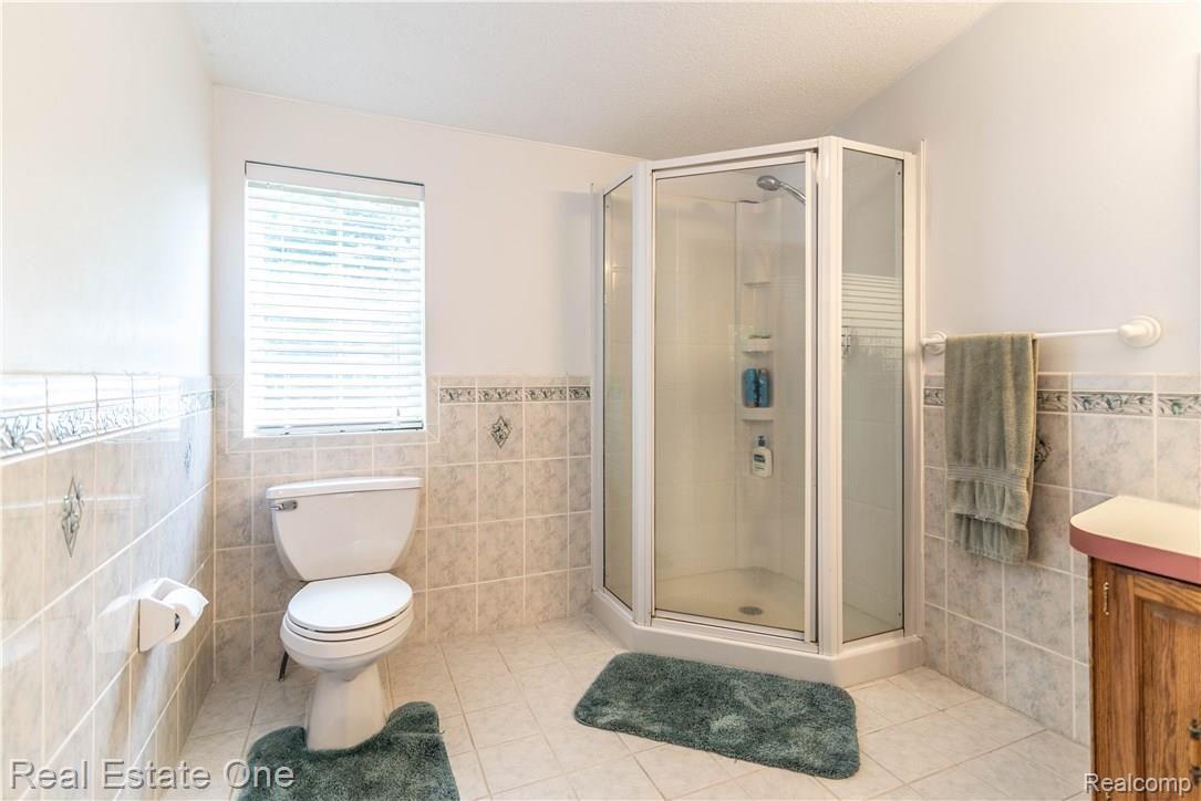 245 Herman Street Novi, MI 48377 - Photo 13 of 28 Master Bath