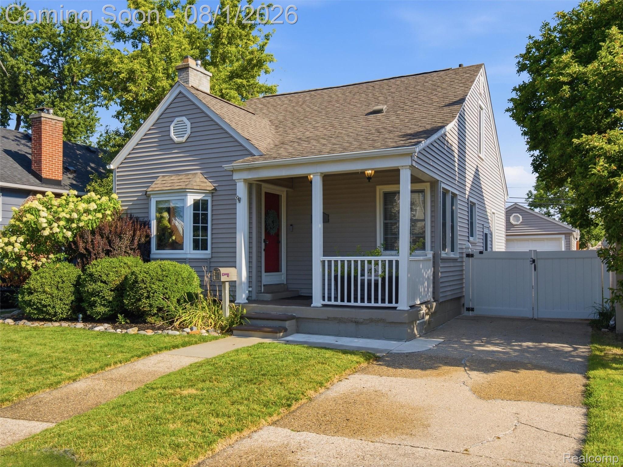 1036 Oxford Road Berkley, MI 48072 - Photo 2 of 35 02-DSC07328.jpg