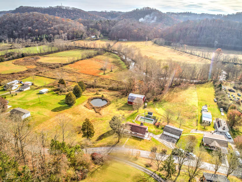 9340 Pedigo Road Powell, TN 37849 - Photo 15 of 39 16