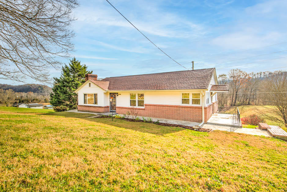 9340 Pedigo Road Powell, TN 37849 - Photo 3 of 39 3