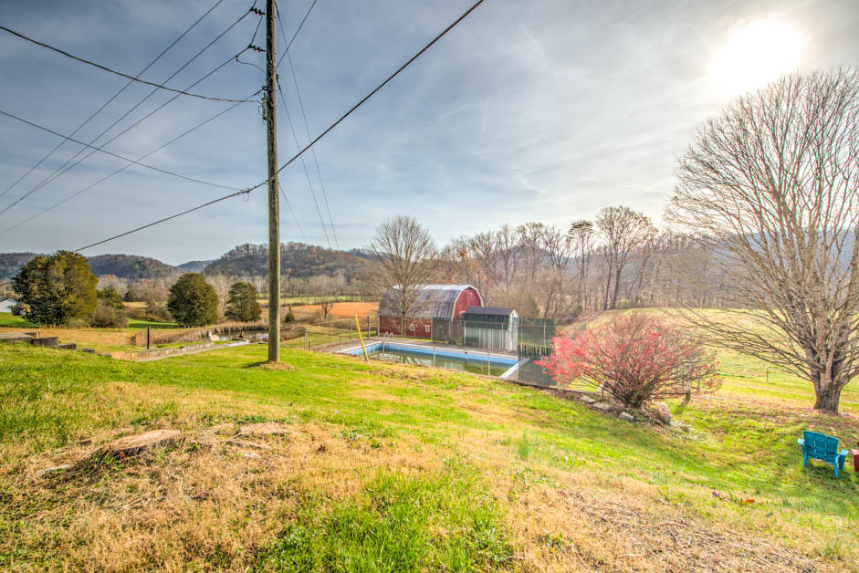 9340 Pedigo Road Powell, TN 37849 - Photo 7 of 39 7