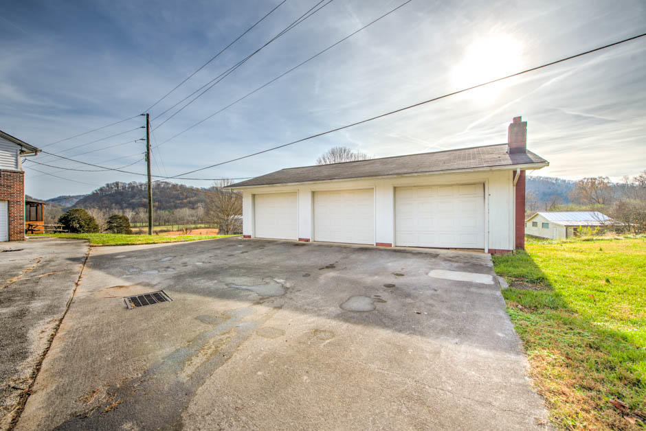 9340 Pedigo Road Powell, TN 37849 - Photo 9 of 39 9