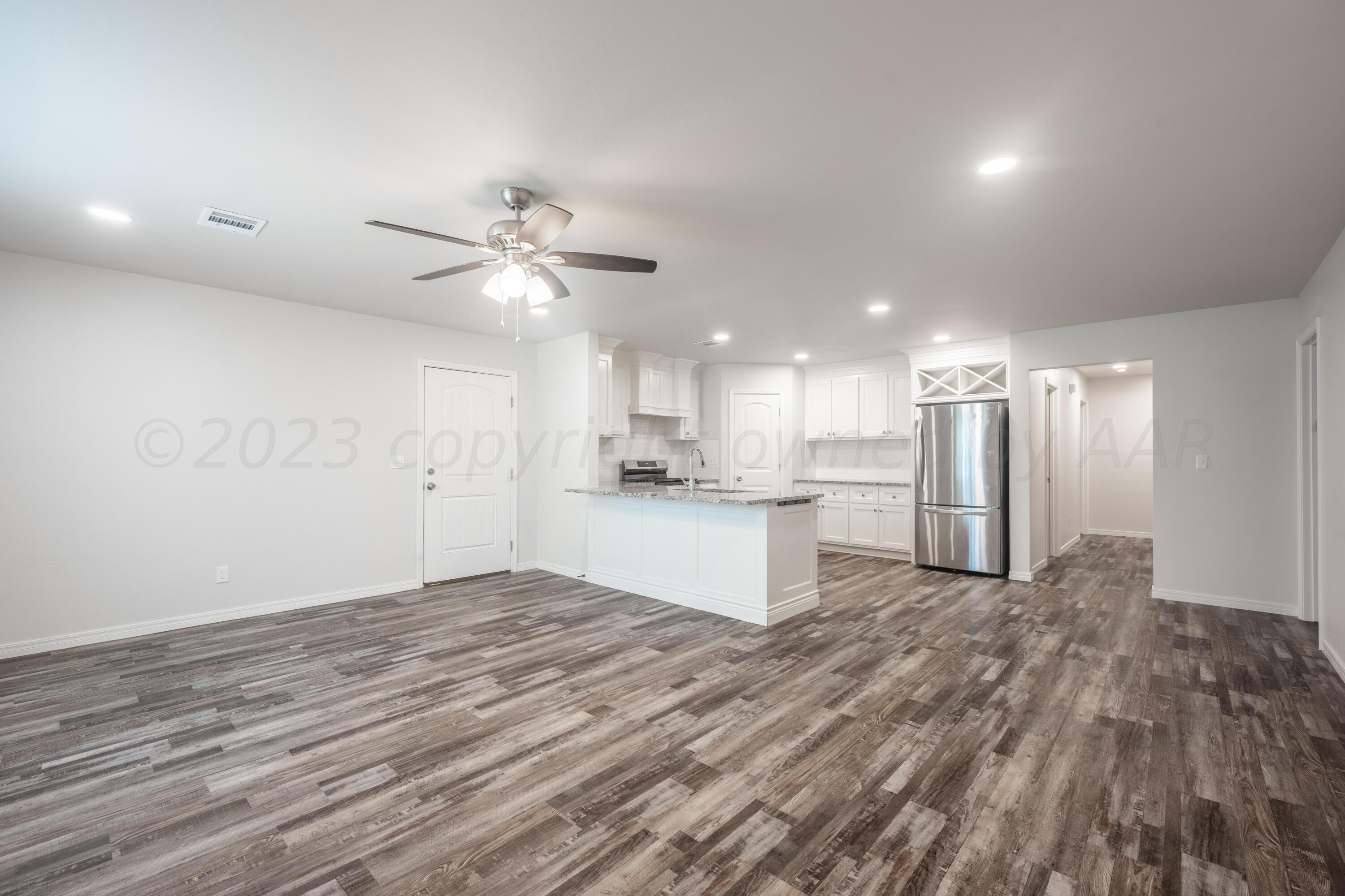 4120 South Ong Street Amarillo, TX 79110 - Photo 10 of 19 living room 1
