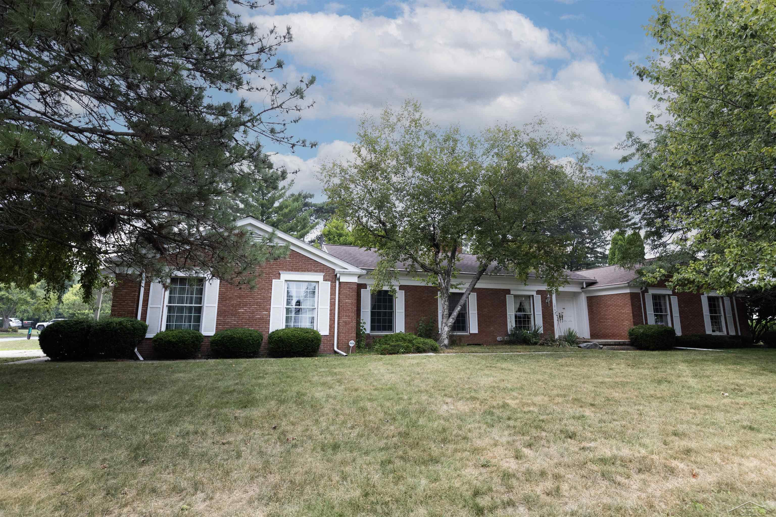 1019 Hemmeter Road Saginaw, MI 48638 - Photo 2 of 48