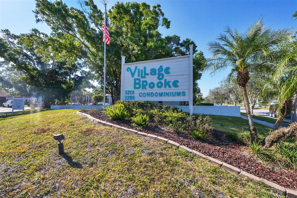 3231 South Beneva Road, Unit 103 Sarasota, FL 34232 - Photo 22 of 31 a view of outdoor space with garden