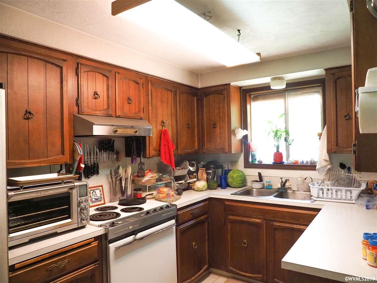 3525 Limestone Road Dallas, OR 97338 - Photo 10 of 38