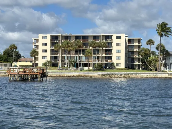 $3,000 | 1202 South Lake Drive, Unit 501, Lantana, FL 33462