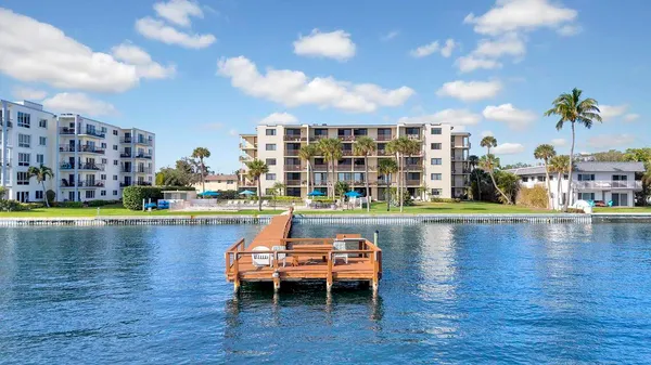 $3,000 | 1202 South Lake Drive, Unit 501, Lantana, FL 33462