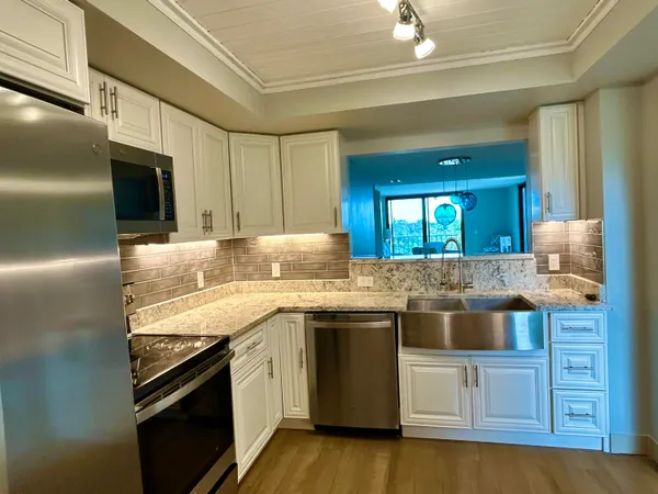 $3,000 | 1202 South Lake Drive, Unit 501, Lantana, FL 33462