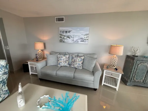 $3,000 | 1202 South Lake Drive, Unit 501, Lantana, FL 33462