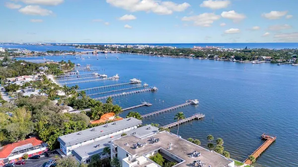 $3,000 | 1202 South Lake Drive, Unit 501, Lantana, FL 33462